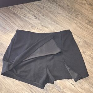 Source Unknown Black Wrap Skort Shorts